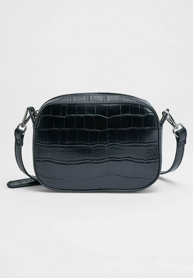 Stradivarius MOCK CROC REPORTER - Umhängetasche - Black 6 Stradivarius MOCK CROC REPORTER - Umhängetasche - Black – Bild 6