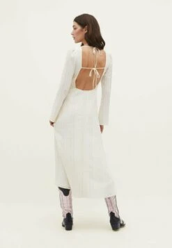 Stradivarius WITH LACE-UP BACK - Freizeitkleid - Beige 8 Stradivarius WITH LACE-UP BACK - Freizeitkleid - Beige -Stradivarius Deutschland Verkaufs-Shop 76facd650e424bc193c992f9c9edb0e5