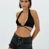 Stradivarius MIT TIEFEM BUND - Jeans Shorts - Black Denim