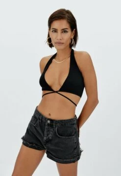 Stradivarius MIT TIEFEM BUND - Jeans Shorts - Black Denim