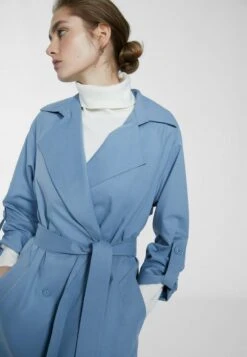 Stradivarius LANGER FLIESSENDER - Trenchcoat - Light Blue -Stradivarius Deutschland Verkaufs-Shop 7a453fb5862b4a87ad010cefd48ed4d4