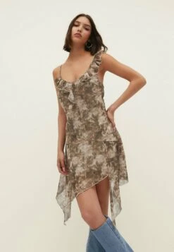 Stradivarius PRINTED WITH RUFFLES - Freizeitkleid - Beige