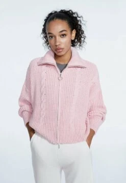 Stradivarius MIT ZOPFMUSTER UND REISSVERSCHLUSS - Strickjacke - Light Pink