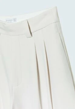Stradivarius Stoffhose - Off White 11 Stradivarius Stoffhose - Off White -Stradivarius Deutschland Verkaufs-Shop 7f2d60b23dec4d42a41391240f320b4f