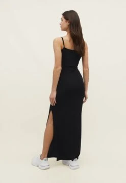 Stradivarius MIT SEITLICHEM SCHLITZ - Maxikleid - Black -Stradivarius Deutschland Verkaufs-Shop 7fa7592d216d4dc9adbeb8dc3ce0db70