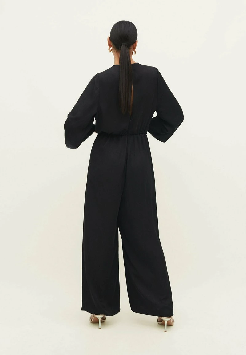 Stradivarius TEXTURED - Jumpsuit - Black 2 Stradivarius TEXTURED - Jumpsuit - Black – Bild 2
