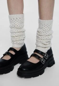 Stradivarius OPENWORK - Stulpen - Off White 11 Stradivarius OPENWORK - Stulpen - Off White -Stradivarius Deutschland Verkaufs-Shop 8370086d20034d849d89232cd567377b 1