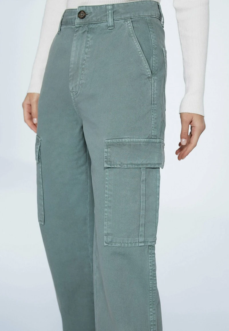 Stradivarius STRAIGHT-FIT - Cargohose - Khaki 4 Stradivarius STRAIGHT-FIT - Cargohose - Khaki – Bild 4