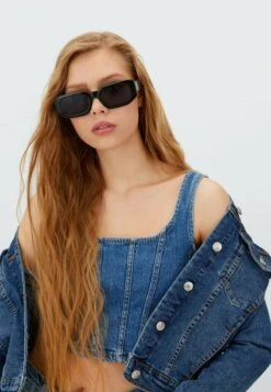 Stradivarius MIT KUNSTSTOFFGESTELL - Sonnenbrille - Black 11 Stradivarius MIT KUNSTSTOFFGESTELL - Sonnenbrille - Black -Stradivarius Deutschland Verkaufs-Shop 885cec943b29471488f8f33c3c602c69 1