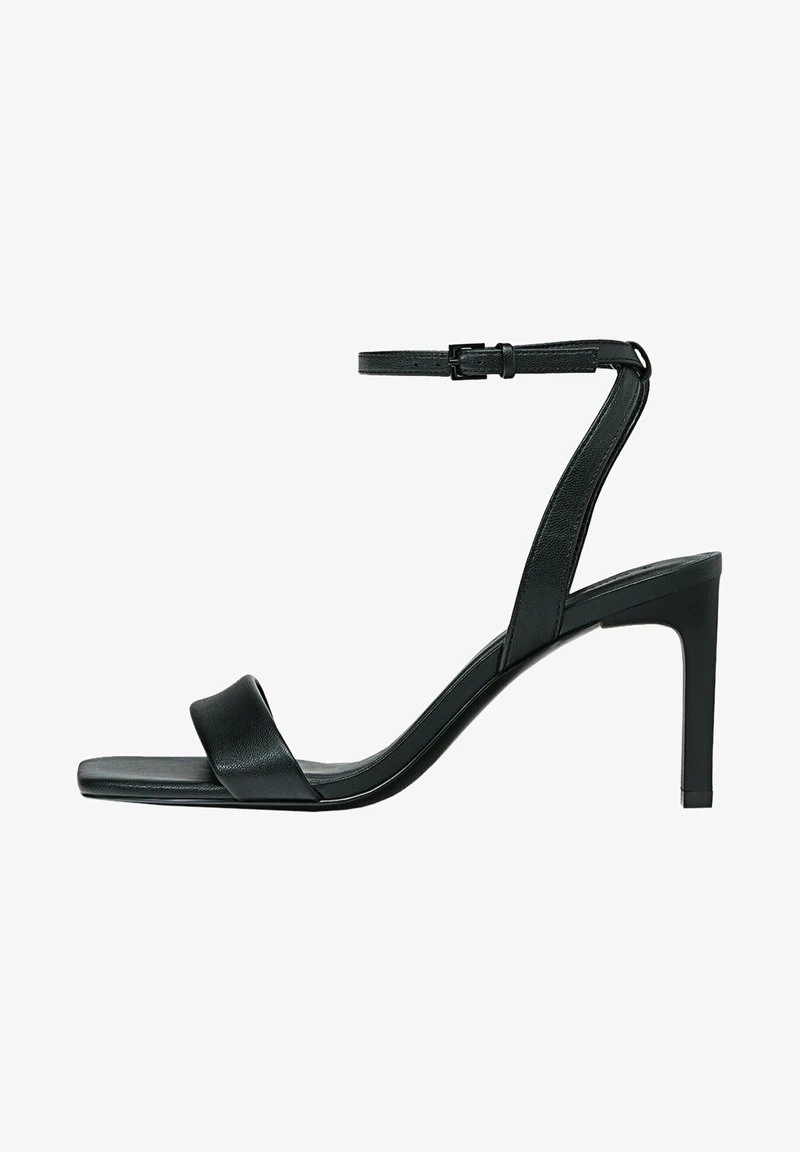 Stradivarius MIT GESTEPPTEN RIEMCHEN - Riemensandalette - Black 2 Stradivarius MIT GESTEPPTEN RIEMCHEN - Riemensandalette - Black – Bild 2