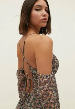 Stradivarius SHORT RUFFLED WITH A CRISS-CROSS BACK - Freizeitkleid - Khaki -Stradivarius Deutschland Verkaufs-Shop 896b96a2a6f24632af1d95b139c0f6f3