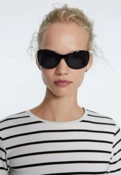 Stradivarius MIT STREIFEN - Langarmshirt - White 9 Stradivarius MIT STREIFEN - Langarmshirt - White -Stradivarius Deutschland Verkaufs-Shop 8a1437f81cb146c99fbe9af07d4efc34