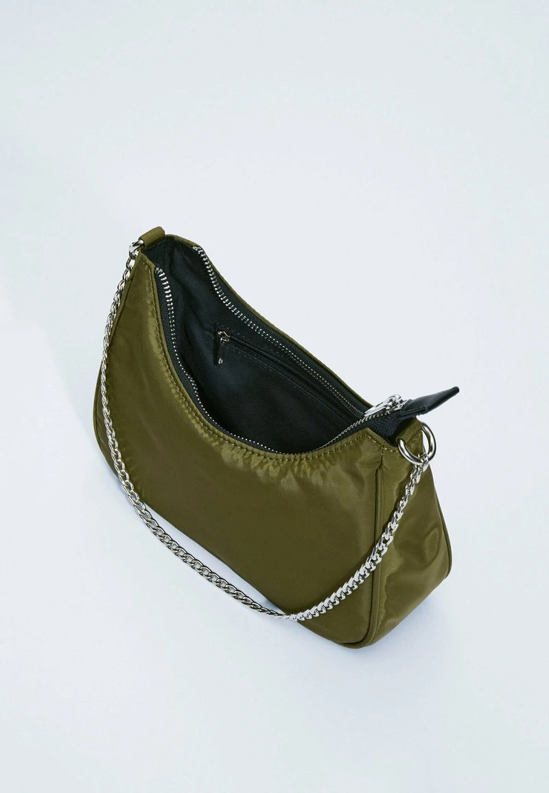 Stradivarius MIT KETTE - Umhängetasche - Khaki 4 Stradivarius MIT KETTE - Umhängetasche - Khaki – Bild 4