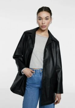 Stradivarius Kurzmantel - Black