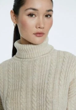 Stradivarius CROPPED MIT ZOPFMUSTER - Strickpullover - Off White -Stradivarius Deutschland Verkaufs-Shop 8bc3519be63644c7a31308cad6d9ee39