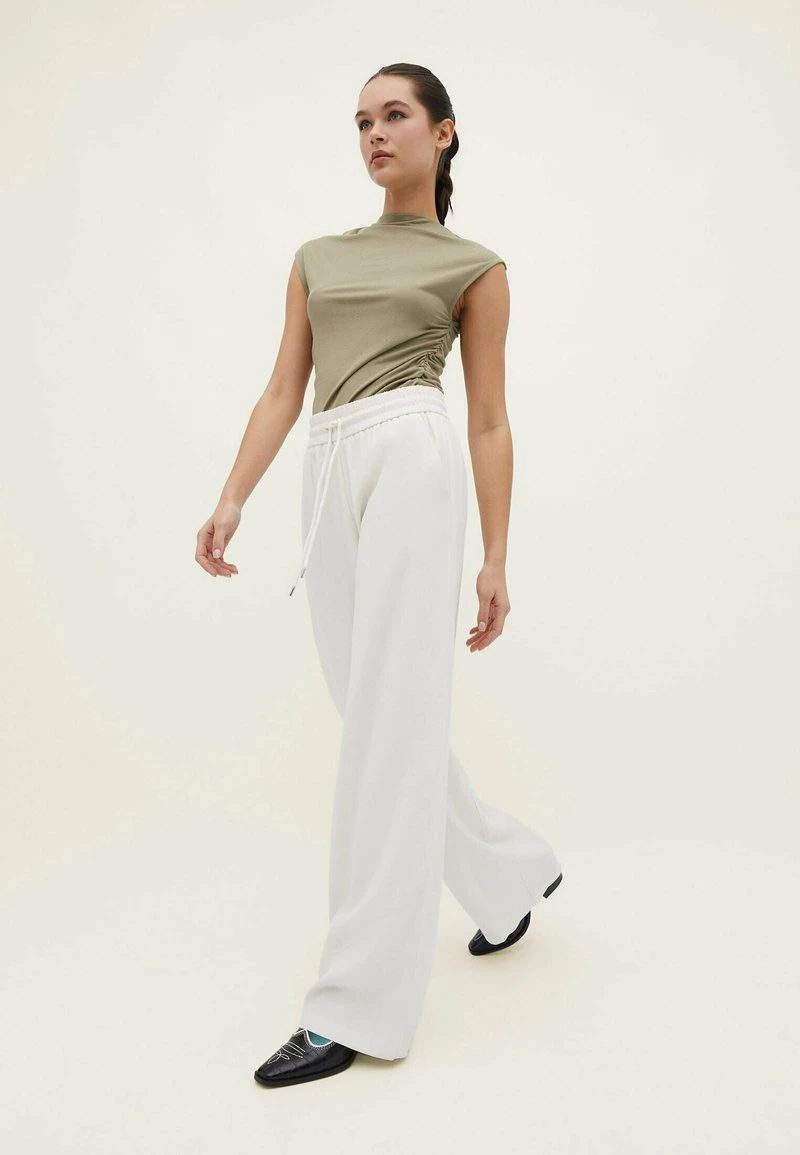 Stradivarius SPORTY FULL LENGTH - Stoffhose - Beige 2 Stradivarius SPORTY FULL LENGTH - Stoffhose - Beige – Bild 2