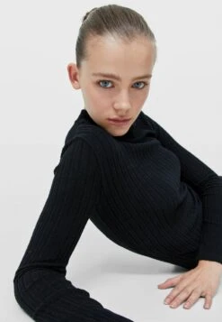 Stradivarius WEICHES - Strickkleid - Black -Stradivarius Deutschland Verkaufs-Shop 8d7f10a0ddae4c9bb0e2b7605661470d