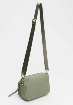 Stradivarius REPORTER WITH POCKETS - Umhängetasche - Khaki 9 Stradivarius REPORTER WITH POCKETS - Umhängetasche - Khaki -Stradivarius Deutschland Verkaufs-Shop 8e3a4d5c995a419dbf4c9897732c78d7