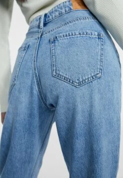 Stradivarius MIT AUFGESETZTEN TASCHEN - Jeans Straight Leg - Blue Denim 9 Stradivarius MIT AUFGESETZTEN TASCHEN - Jeans Straight Leg - Blue Denim -Stradivarius Deutschland Verkaufs-Shop 8ed031ae1ebf429283c68b0071e7a6cf