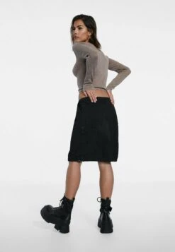 Stradivarius WITH STOPPERS - Jeansrock - Black 8 Stradivarius WITH STOPPERS - Jeansrock - Black -Stradivarius Deutschland Verkaufs-Shop 8ee78bfc02e64837867fa682395222b8