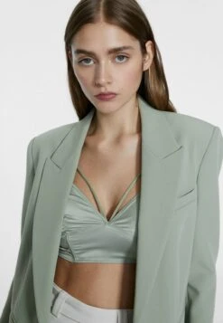 Stradivarius MIT KNOPF - Kurzmantel - Khaki 9 Stradivarius MIT KNOPF - Kurzmantel - Khaki -Stradivarius Deutschland Verkaufs-Shop 8f310912dbb64d9ca0a5b546eda7518c