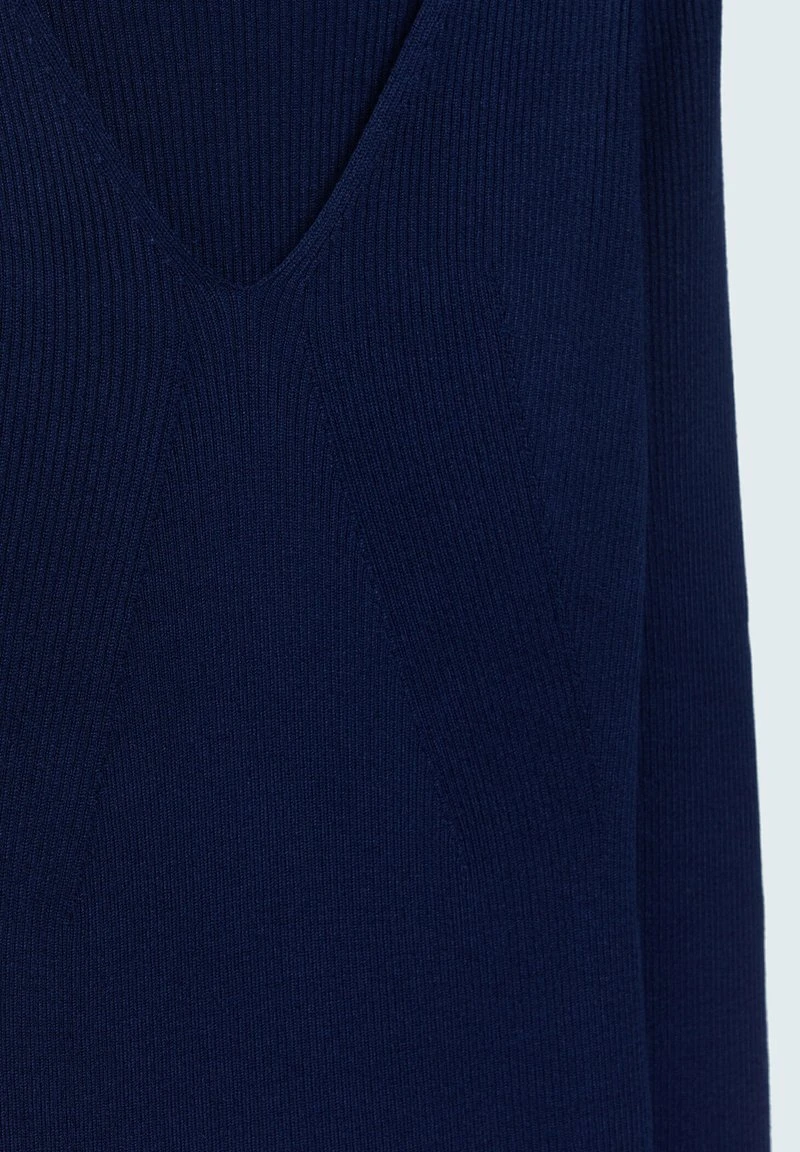 Stradivarius MIT V AUSSCHNITT - Etuikleid - Dark Blue 6 Stradivarius MIT V AUSSCHNITT - Etuikleid - Dark Blue – Bild 6