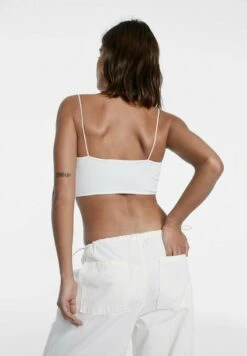 Stradivarius SEAMLESS - Top - Stone -Stradivarius Deutschland Verkaufs-Shop 8fc66c9aeca84a18b5644a1b5930fe32