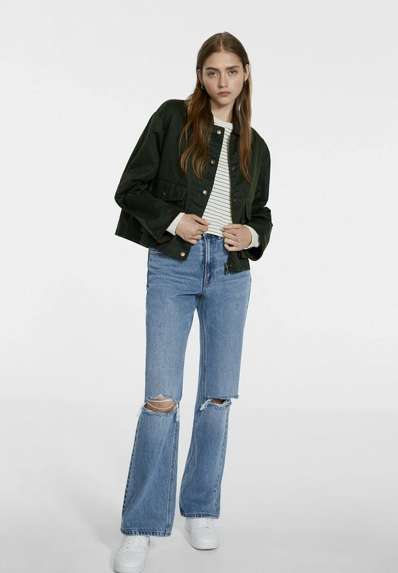 Stradivarius CROPPED WAXED-EFFECT - Übergangsjacke - Khaki 2 Stradivarius CROPPED WAXED-EFFECT - Übergangsjacke - Khaki – Bild 2