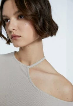 Stradivarius MIT CUT-OUTS - Langarmshirt - Stone 9 Stradivarius MIT CUT-OUTS - Langarmshirt - Stone -Stradivarius Deutschland Verkaufs-Shop 907d994b7f3044778feeddab6a4f855f