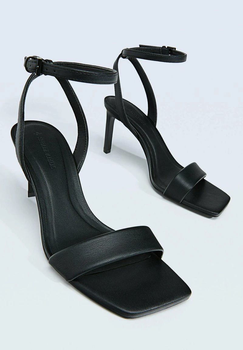 Stradivarius MIT GESTEPPTEN RIEMCHEN - Riemensandalette - Black 5 Stradivarius MIT GESTEPPTEN RIEMCHEN - Riemensandalette - Black – Bild 5