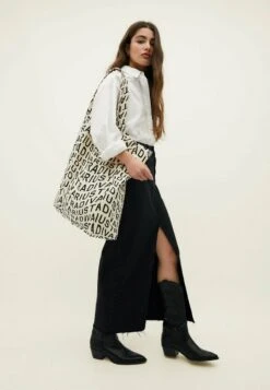 Stradivarius IT - Shopping Bag - Off White 11 Stradivarius IT - Shopping Bag - Off White -Stradivarius Deutschland Verkaufs-Shop 918bd585b67e4cb4b295e0ec2d5b01c6 1