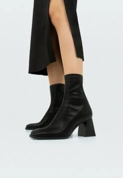 Stradivarius MIT HALBHOHEM ABSATZ - Ankle Boot - Black