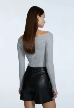 Stradivarius Shorts - Black 8 Stradivarius Shorts - Black -Stradivarius Deutschland Verkaufs-Shop 944ec44fd7384ec39289ff87f9545bc3