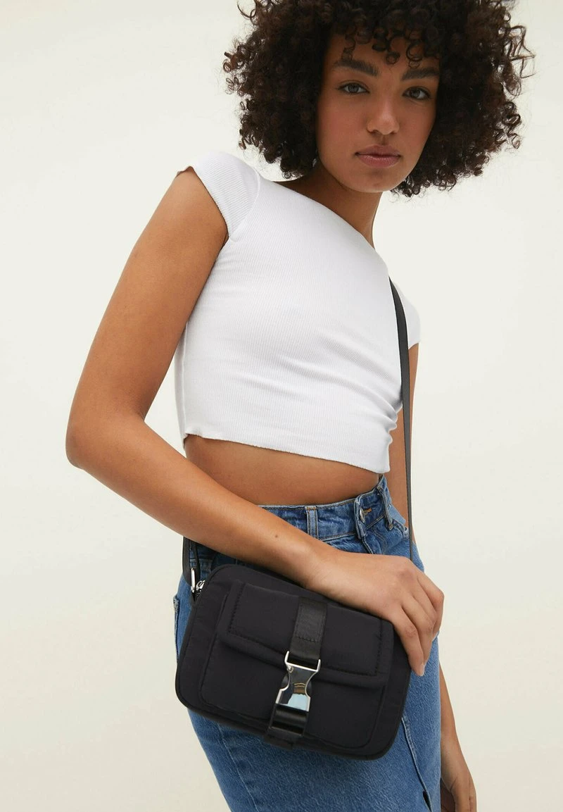 Stradivarius FABRIC WITH BUCKLE - Umhängetasche - Black 2 Stradivarius FABRIC WITH BUCKLE - Umhängetasche - Black – Bild 2
