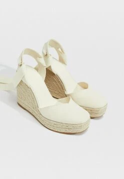 Stradivarius Espadrille - Off-white -Stradivarius Deutschland Verkaufs-Shop 95d4fb4853604a54ac3e5edc8d7cefe7