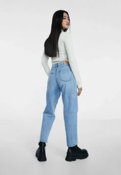 Stradivarius MIT AUFGESETZTEN TASCHEN - Jeans Straight Leg - Blue Denim 8 Stradivarius MIT AUFGESETZTEN TASCHEN - Jeans Straight Leg - Blue Denim -Stradivarius Deutschland Verkaufs-Shop 961284c7a565414a8cff4539814ff0bb