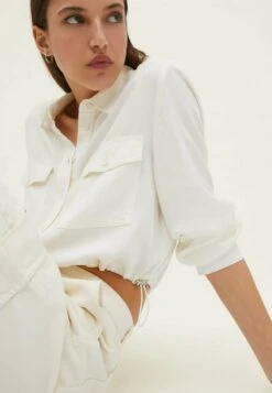 Stradivarius UTILITY - Hemdbluse - Off White 9 Stradivarius UTILITY - Hemdbluse - Off White -Stradivarius Deutschland Verkaufs-Shop 97794af2bf404c1b9c6ef1fa8febc73f