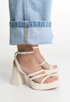 Stradivarius STRAPPY - High Heel Sandalette - Off White