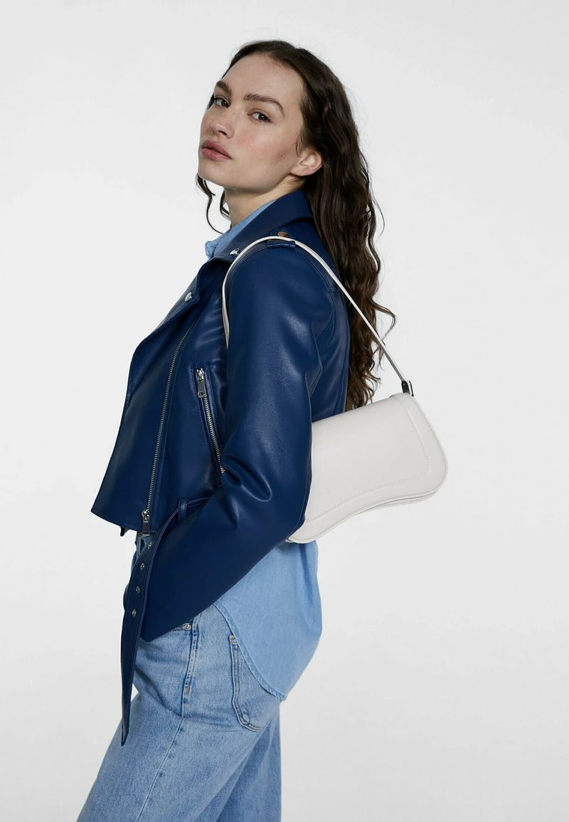 Stradivarius WAVY DETAIL - Handtasche - Off White 2 Stradivarius WAVY DETAIL - Handtasche - Off White – Bild 2