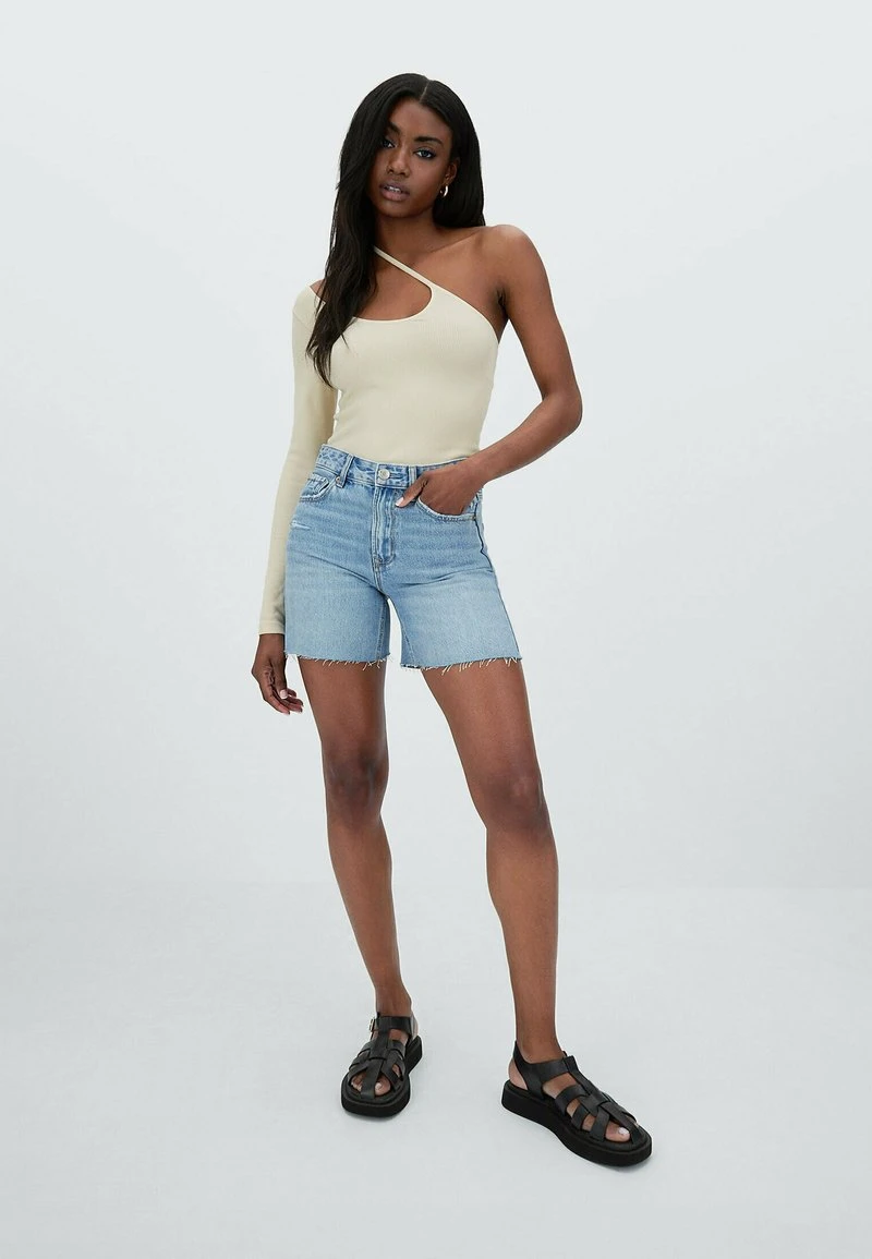 Stradivarius LOW WAIST BERMUDA - Jeans Shorts - Blue Denim 2 Stradivarius LOW WAIST BERMUDA - Jeans Shorts - Blue Denim – Bild 2