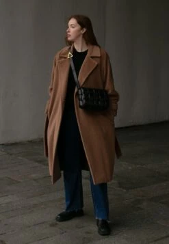 Stradivarius Umhängetasche - Black 11 Stradivarius Umhängetasche - Black -Stradivarius Deutschland Verkaufs-Shop 99c19a3863aa45aa80fa529a9279fe8f