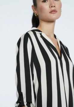 Stradivarius MIT REVERSKRAGEN - Bluse - Beige 9 Stradivarius MIT REVERSKRAGEN - Bluse - Beige -Stradivarius Deutschland Verkaufs-Shop 9b9f36c8b6964cc4b7f672f7ff4bd444