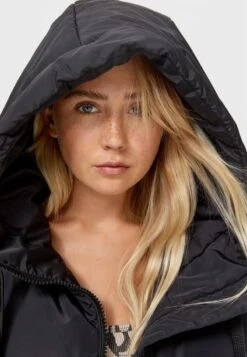 Stradivarius MIT KAPUZE - Winterjacke - Black 9 Stradivarius MIT KAPUZE - Winterjacke - Black -Stradivarius Deutschland Verkaufs-Shop 9bb205476e124de2be1de58486223be3