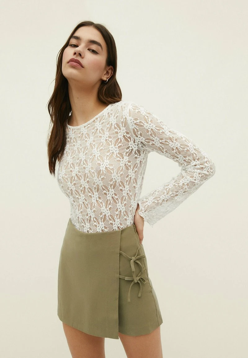 Stradivarius FLOWING WITH BOW DETAIL - Wickelrock - Khaki 1 Stradivarius FLOWING WITH BOW DETAIL - Wickelrock - Khaki