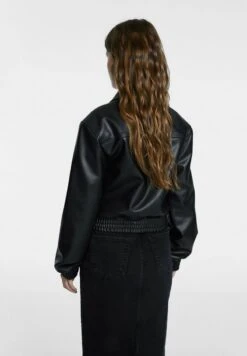 Stradivarius WITH FRONT POCKETS - Kunstlederjacke - Black 8 Stradivarius WITH FRONT POCKETS - Kunstlederjacke - Black -Stradivarius Deutschland Verkaufs-Shop 9f039edafa504282b055061f39530ef4