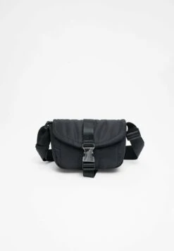 Stradivarius TECHNICAL MINI - Umhängetasche - Black 9 Stradivarius TECHNICAL MINI - Umhängetasche - Black -Stradivarius Deutschland Verkaufs-Shop 9f8a8829ccd648629eba9c3f4fcbad23