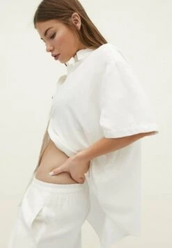 Stradivarius RUSTIC - Hemdbluse - White 9 Stradivarius RUSTIC - Hemdbluse - White -Stradivarius Deutschland Verkaufs-Shop a0de0193886f4f0ba9609ad9b19d2826