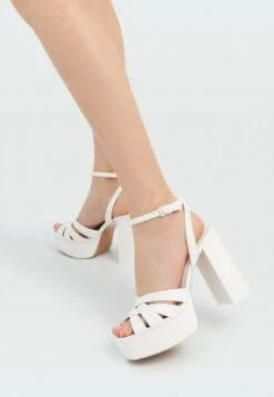 Stradivarius MIT PLATEAU-ABSATZ - High Heel Sandalette - White