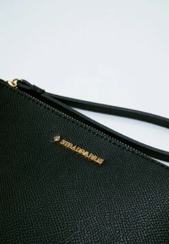 Stradivarius FLACHER MIT GRIFF - Geldbörse - Black 8 Stradivarius FLACHER MIT GRIFF - Geldbörse - Black -Stradivarius Deutschland Verkaufs-Shop a130d71456104ee0866d72470b73c3fc