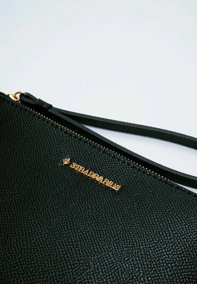 Stradivarius FLACHER MIT GRIFF - Geldbörse - Black 3 Stradivarius FLACHER MIT GRIFF - Geldbörse - Black – Bild 3